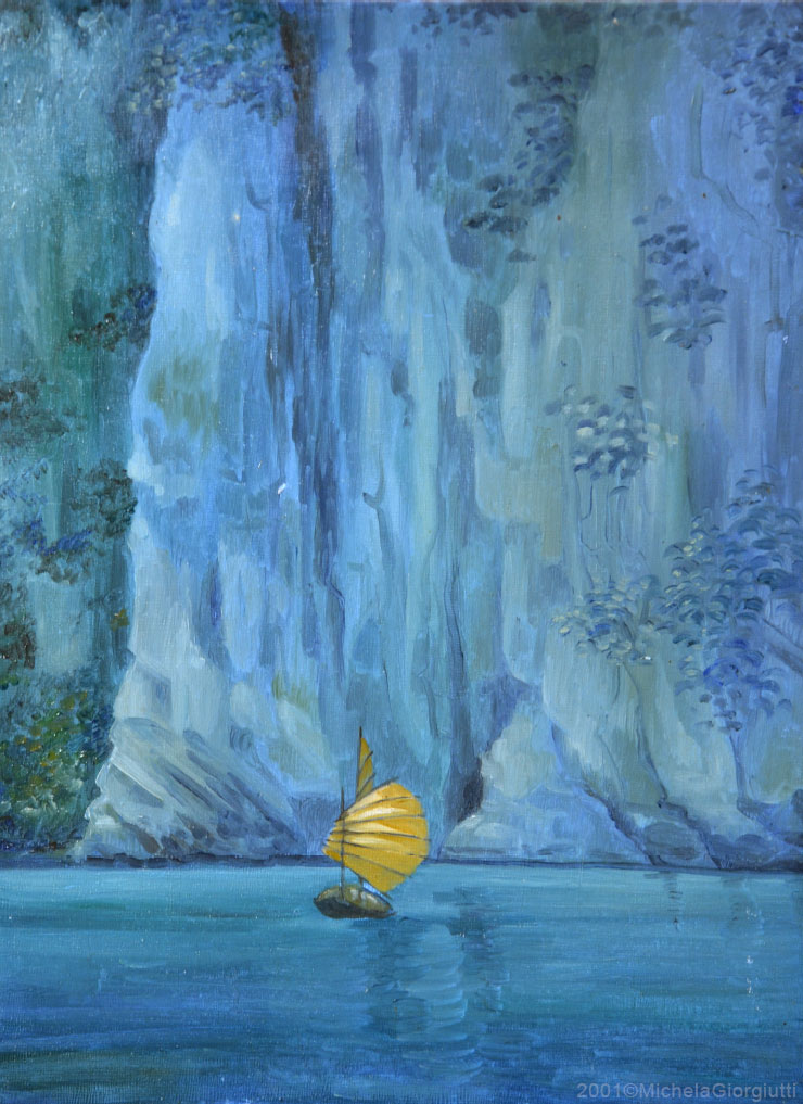 Barca orientale con scogliera sul fiume azzurro