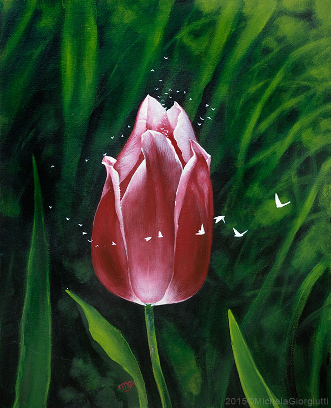 Uccelli che escono in volo da un tulipano rosso